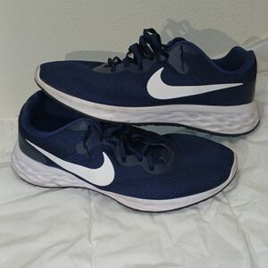 Nike Men's Dark Blue and White Sneakers